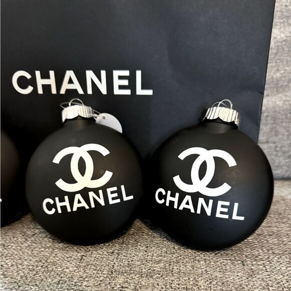 Black Chanel Ornaments - Picture 6 of 8